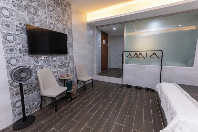 Standard Quadruple Family room