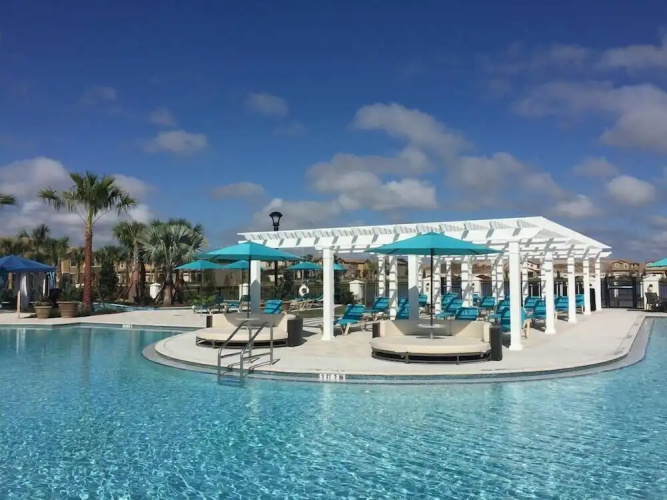 Luxurious Vacation Townhome With Private Pool