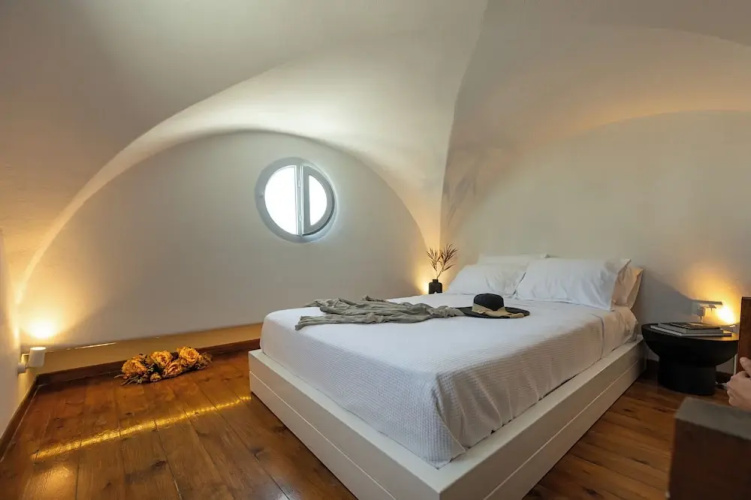 ArtChroma House