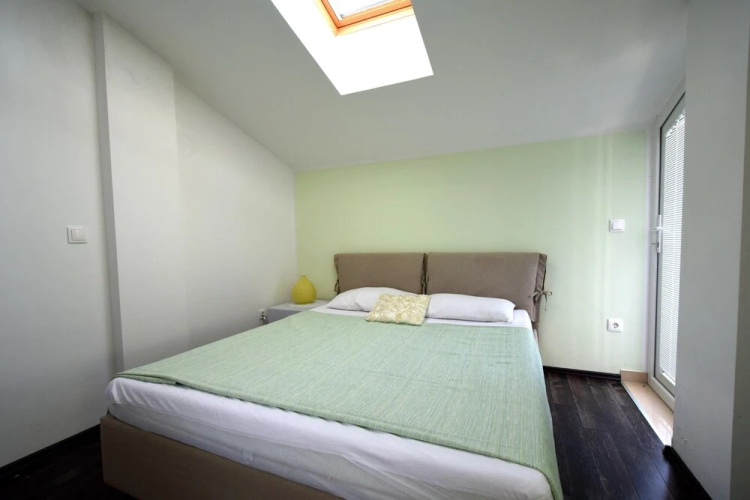 Apartment Roberto with Sea View