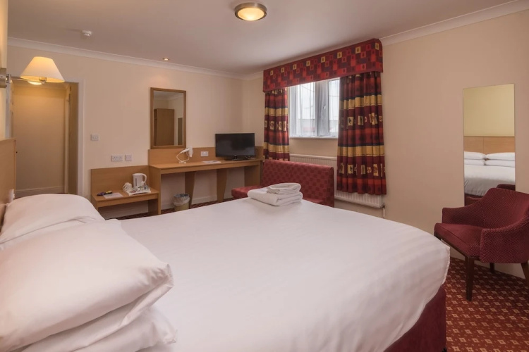 Crewe Arms Hotel