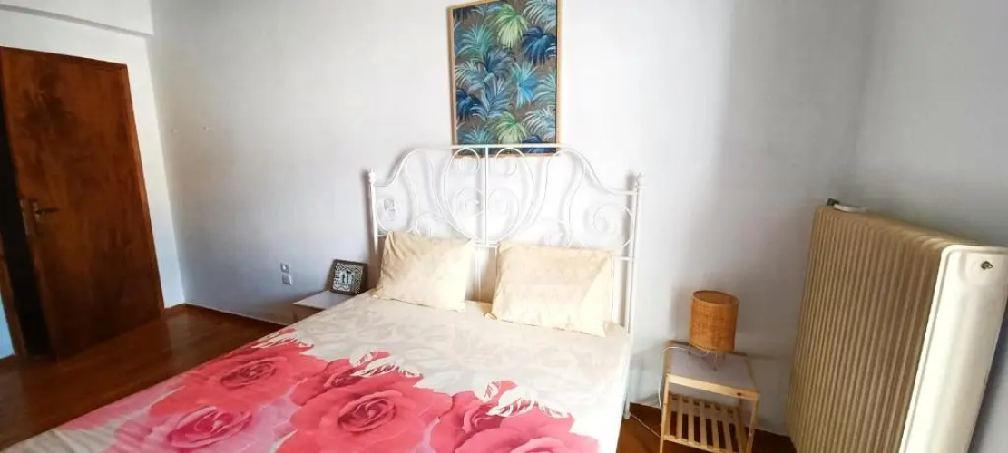Falon's apartment room 2