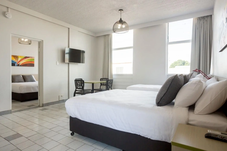 2 Bedrooms Apartment