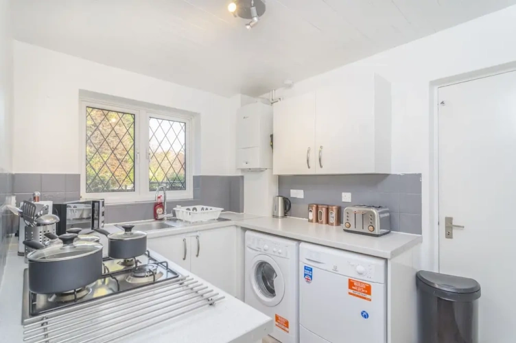3 Bedrooms Comfort Cottage