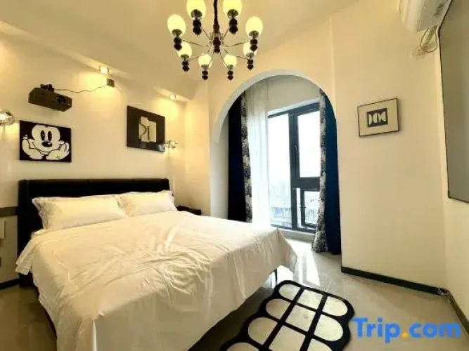 Standard Double room with street view