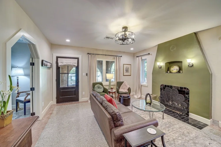 2 Bedrooms Cottage