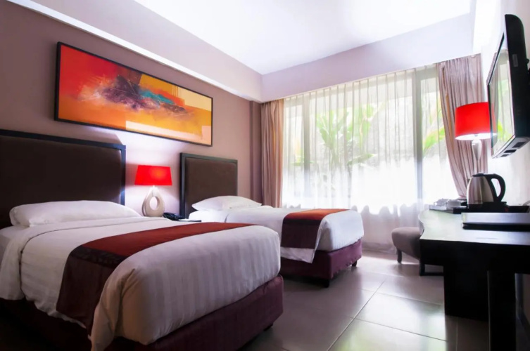100 Sunset Kuta Hotel & Ballroom