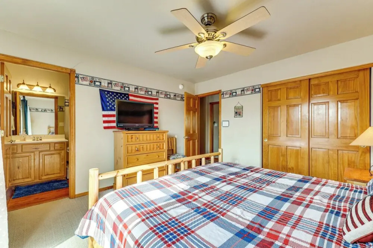 Hike, Fish & Enjoy Pond On-site: Bison Ranch Cabin
