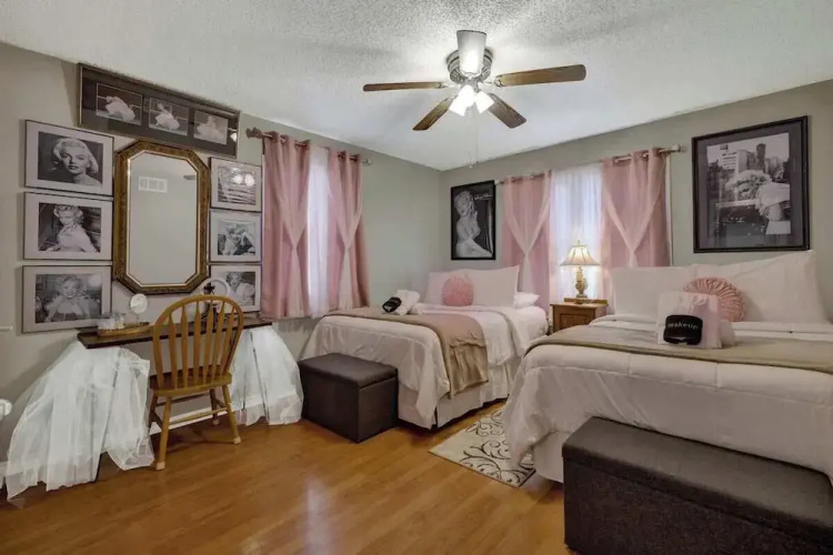 Marilyn House Iconic Charm 3 Mins to Downtown!