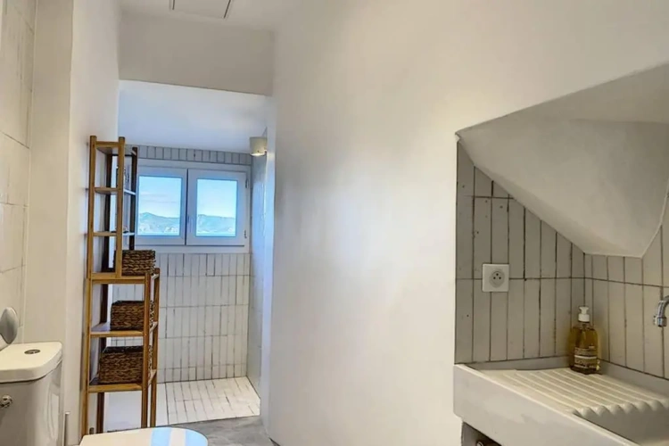 3 Bedrooms Apartment