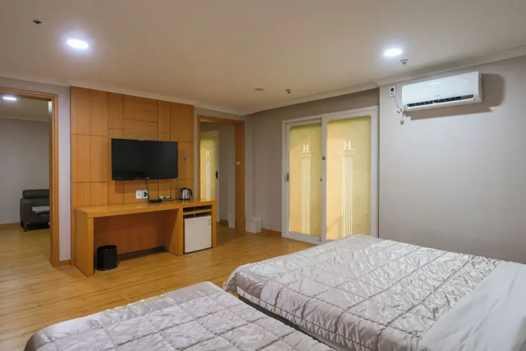 Bugok Royal Hotel
