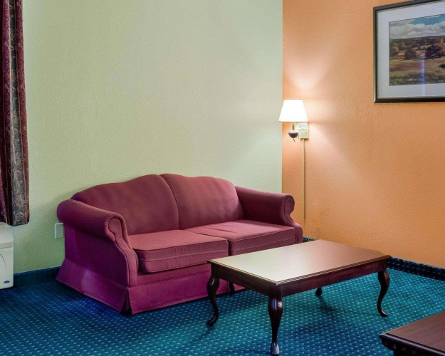 Econo Lodge Canton I-55