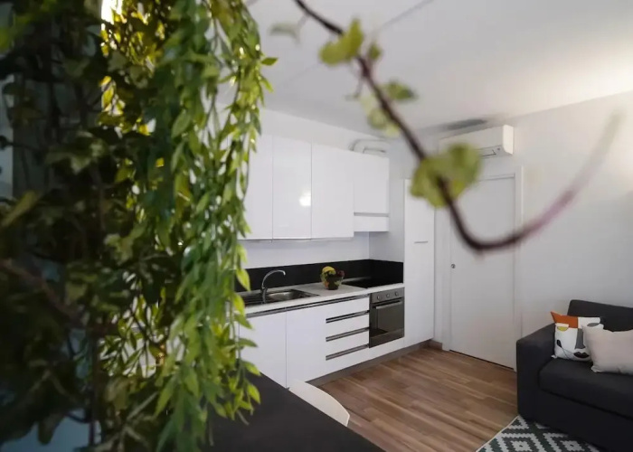Modern Apt Next to M3 Metro, Milan