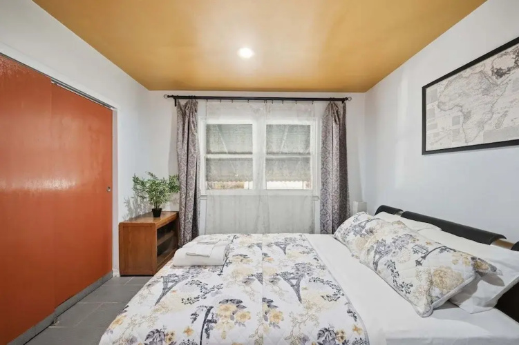 Cozy Comfy Palace In Queens 2 Bedroom Home