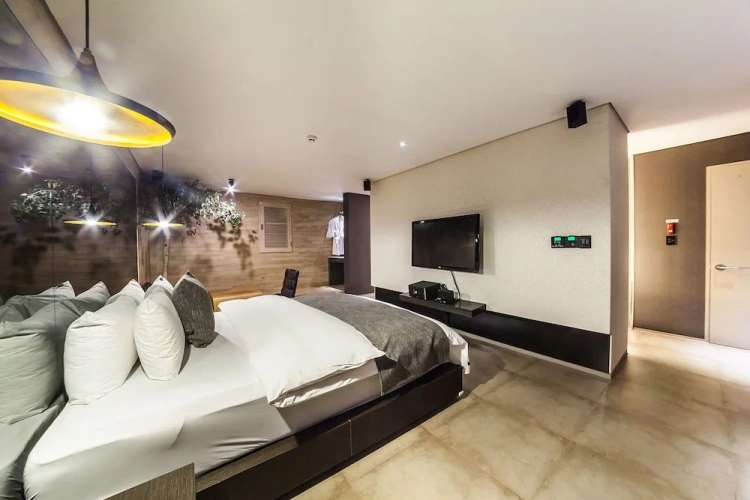 Double Suite