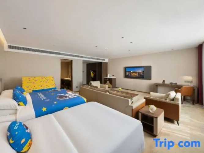Deluxe Family Suite