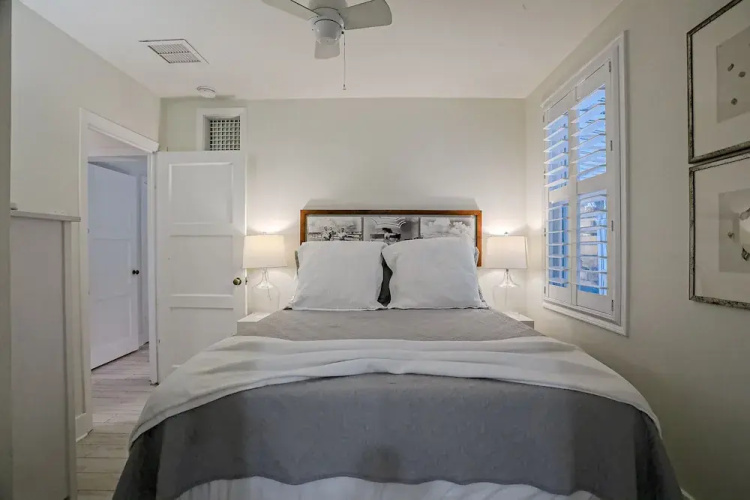 Bright 1940s Beach Cottage With Cabana Plus Private Pool