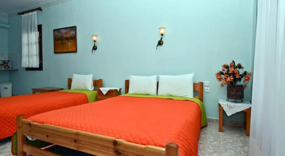 Aris Junior Studio & Apartments