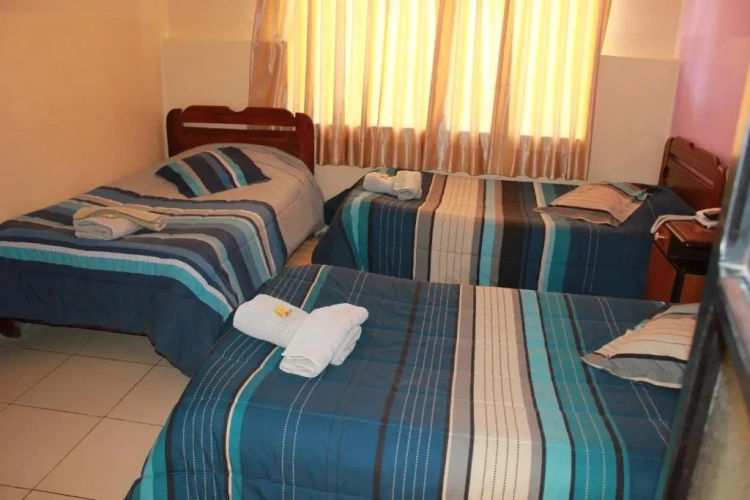 Standard Triple room