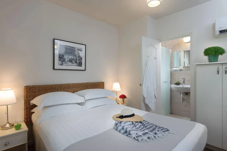 Dizengoff Suites Hotel