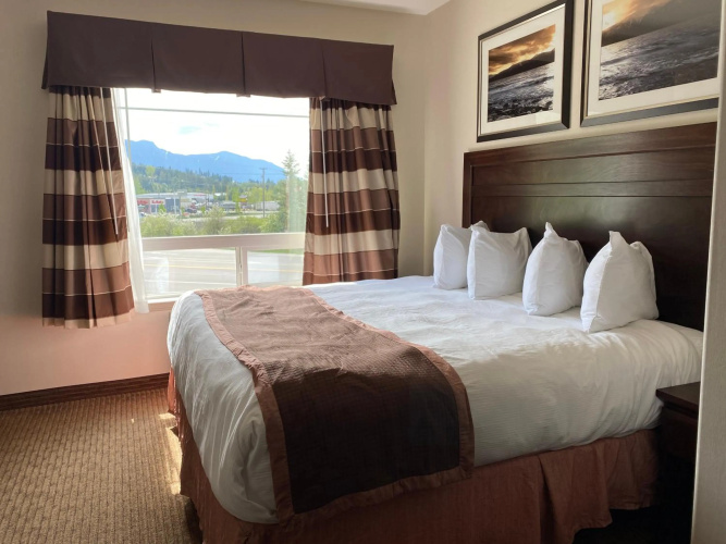 Ramada by Wyndham Creston photo 7