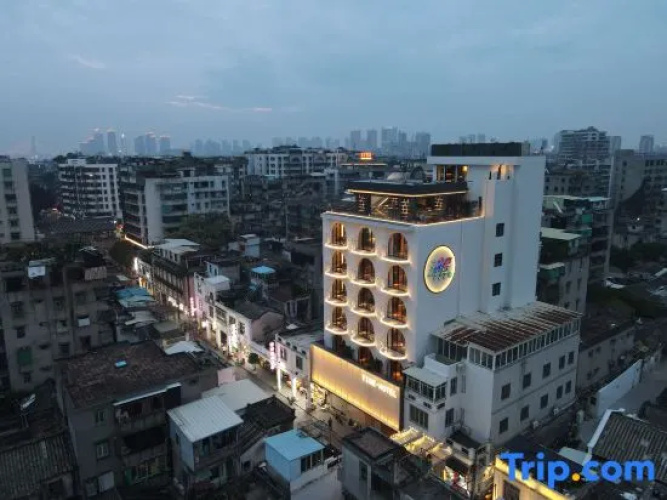 Tide hotel