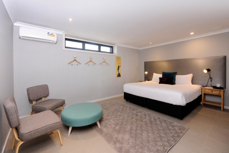 3 Bedrooms Apartment