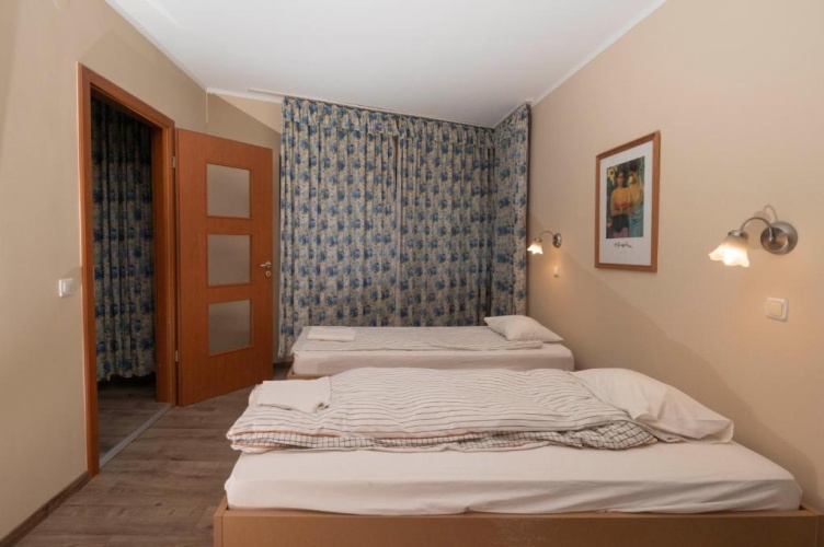 2 Bedrooms Apartment