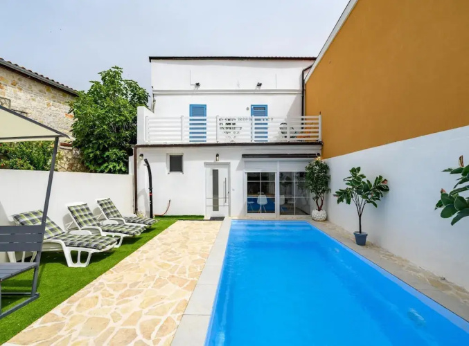 Villa in Porec With Private Pool and Beach