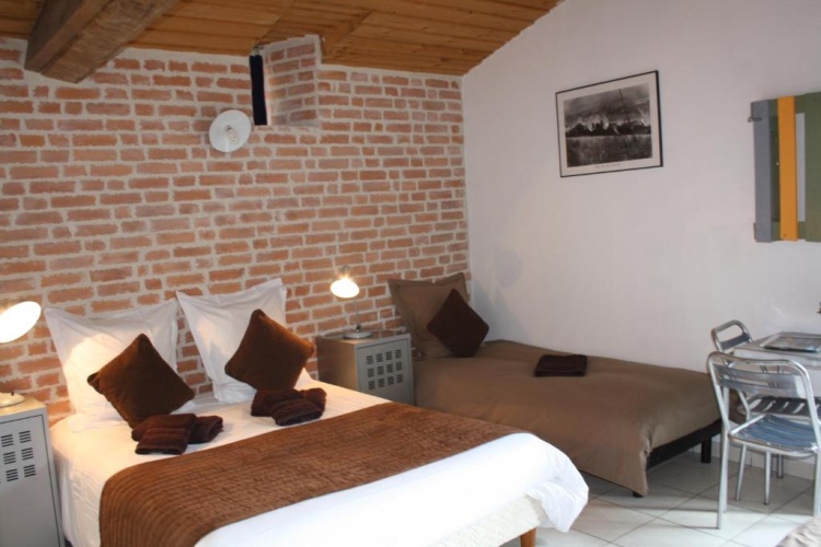 Standard Triple room