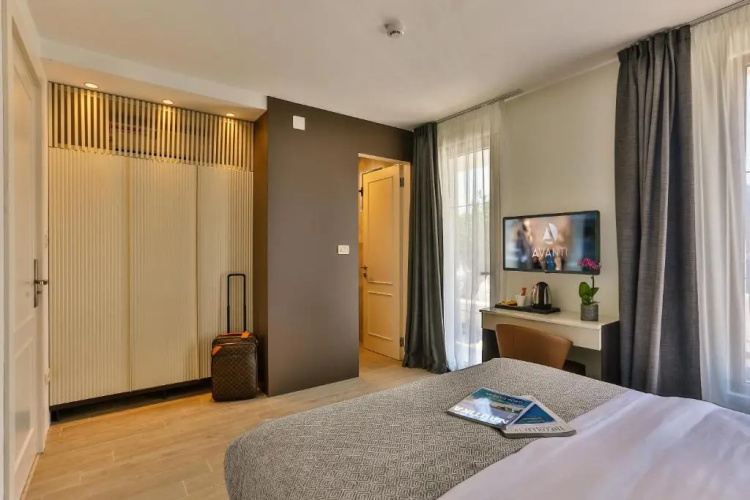 Avanti Hotel & Spa