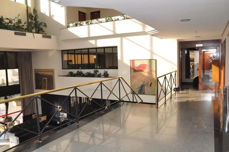 Crystal Plaza Hotel