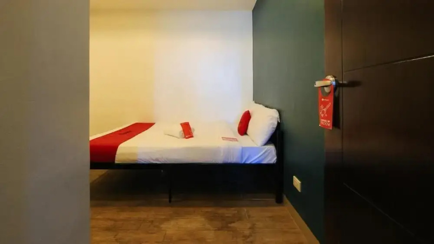 Reddoorz Plus at San Marcelino Malate