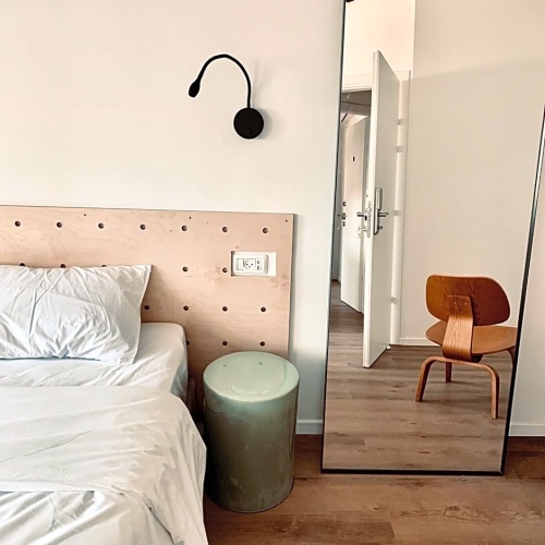 Economy room