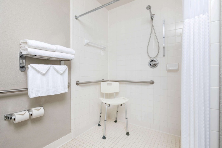 Microtel Inn & Suites By Wyndham Atlanta/Buckhead Area photo 9