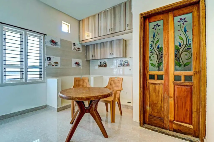 Eagle Heights by OYO Rooms