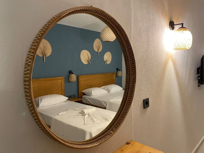 Standard Triple room