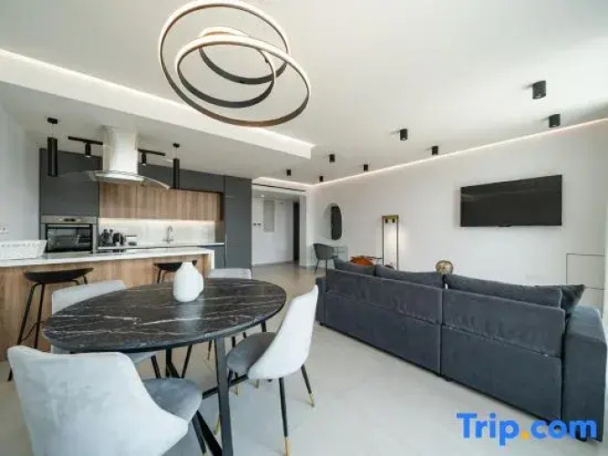 Waterside Sea View Apartments