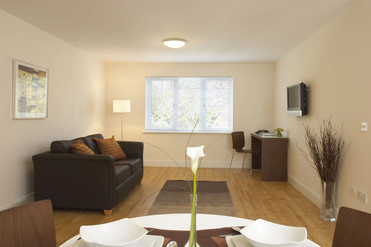 SACO Farnborough - Reading Road