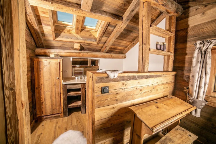 Kashmyre Chalet Luxe Chauffeur Sauna