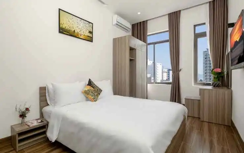 Van Apartment and Hotel