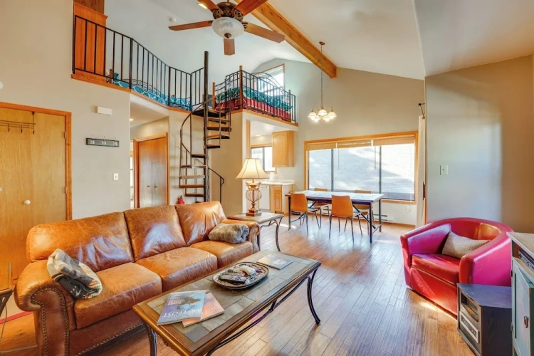 2 Bedrooms Apartment