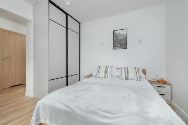 Mountain Corner Apartment by Renters