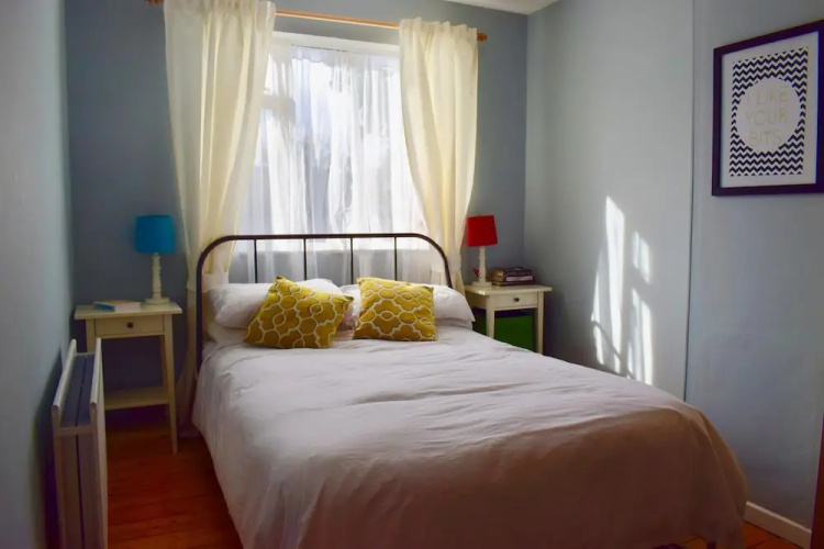 Bright 2 Bedroom Dublin House With Large Garden