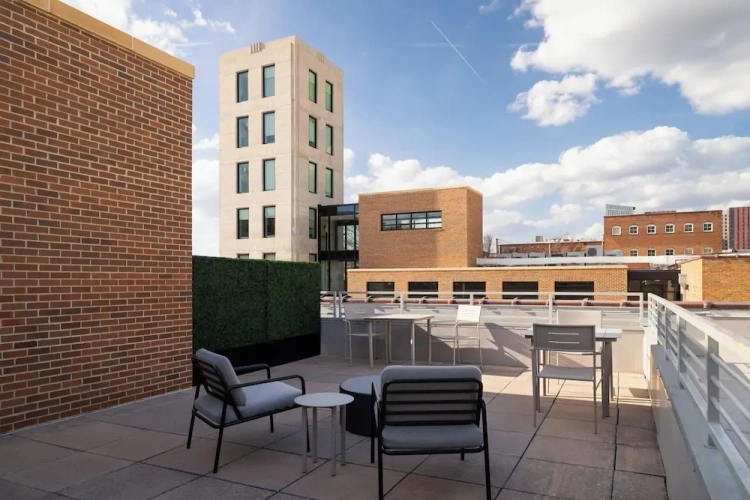 Suite with balcony