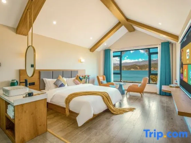 Standard Double room with lake view
