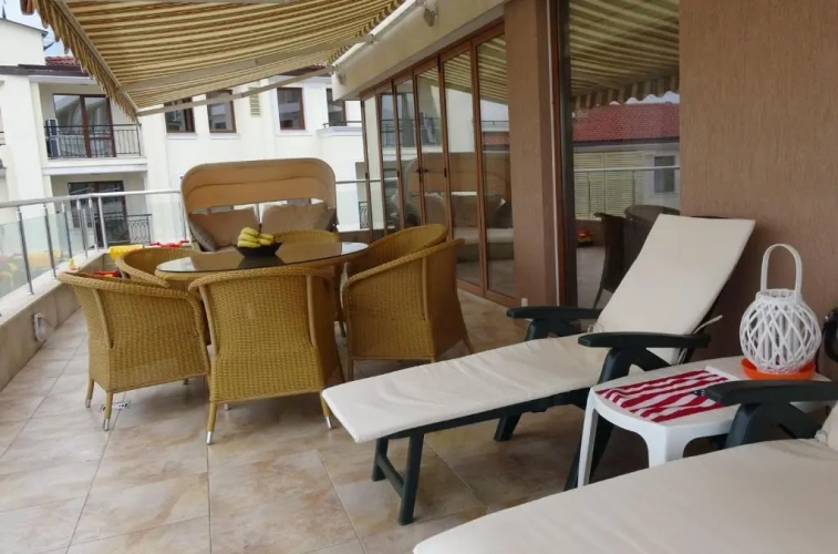 Deluxe Apartment