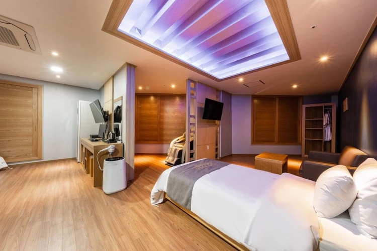 Premium Triple room