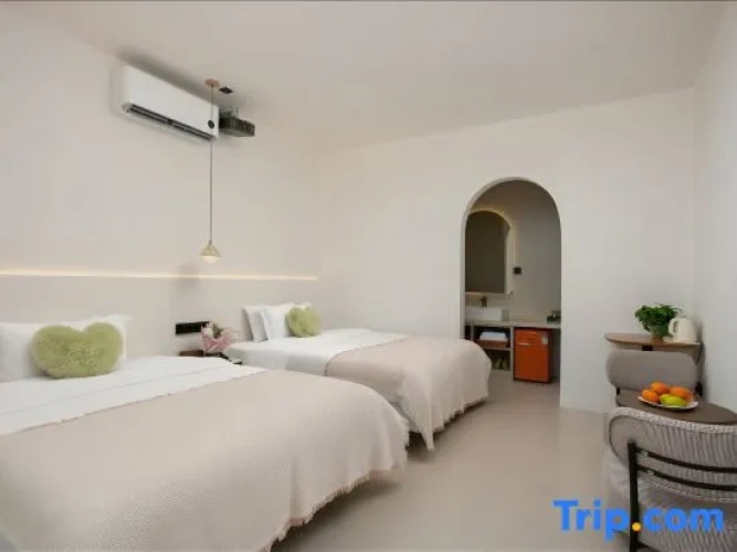 Standard Twin room with sea view