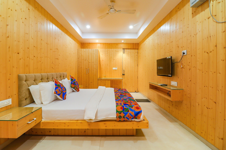 Fabhotel Grand Arya